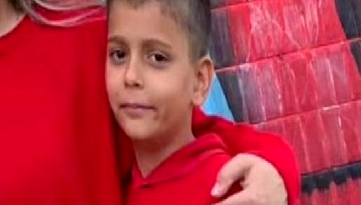 10 Yaşındaki Mert Yetiştiren Kolonya Yangınında Hayatını Kaybetti 10 yaşındaki Mert, bir kolonya yangınında hayatını kaybetti. Bu trajik