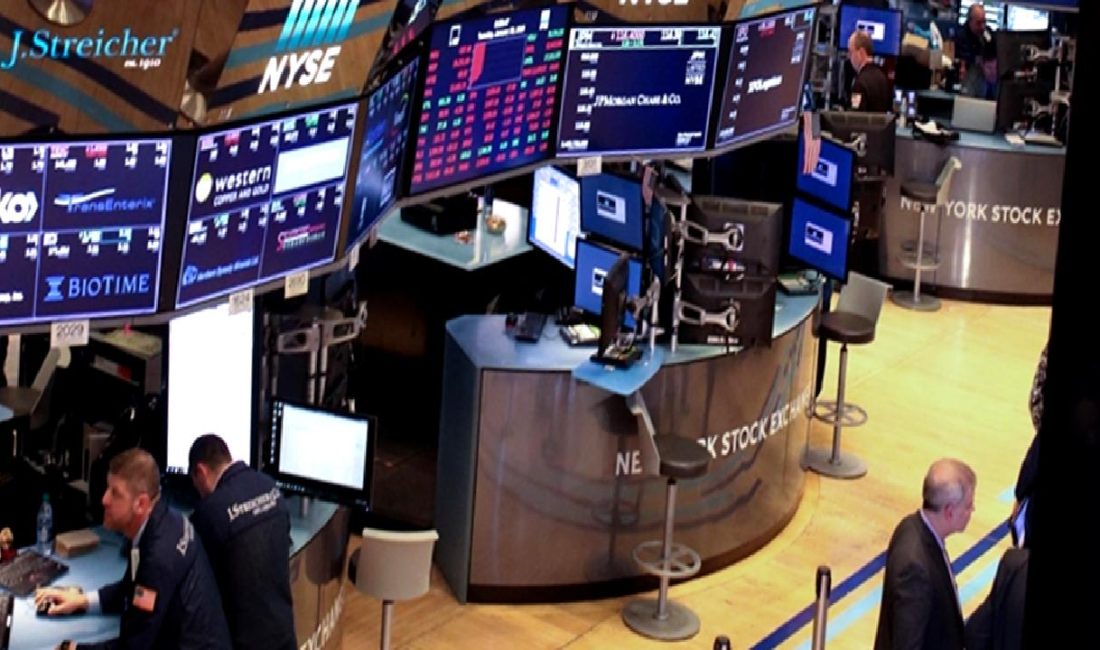 2025 yılı ekonomik gelişmelerini ve piyasa analizlerini derinlemesine inceleyin. Küresel