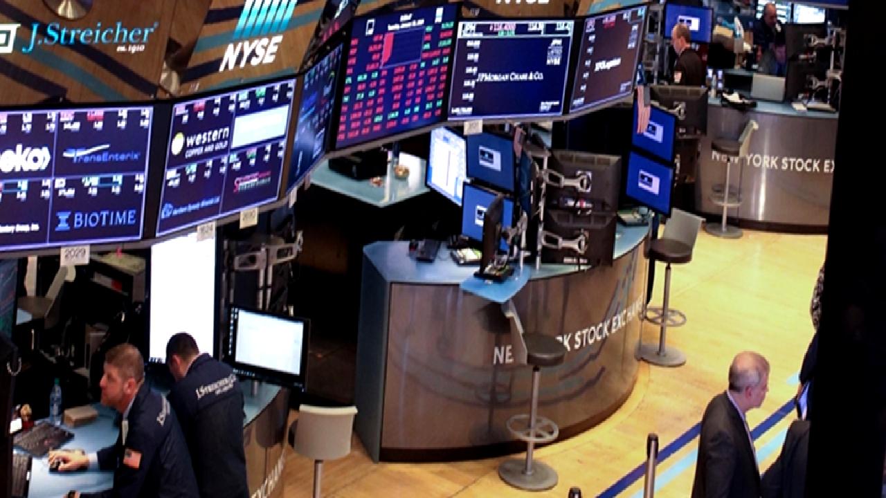 2025 yılı ekonomik gelişmelerini ve piyasa analizlerini derinlemesine inceleyin. Küresel