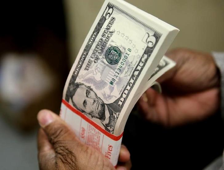 ABD Dolarının güçlü performansı, küresel piyasalarda önemli dalgalanmalara neden oluyor.