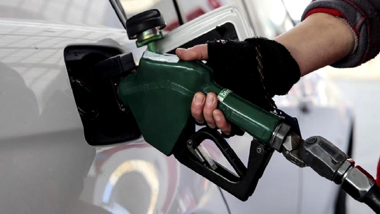 Akaryakıt fiyatlarındaki son durumu ve beklenen zamları keşfedin. Bu içerik,