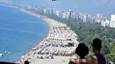 Antalya'nın 2024 turizm başarısını ve gelecekteki beklentilerini keşfedin. Şehir, büyüyen