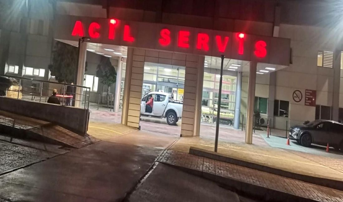 Atakum’da Acil Serviste Bıçaklı Saldırı: 1 Yaralı Atakum'da meydana gelen bıçaklı saldırıda 1 kişi yaralandı. Olayın detayları