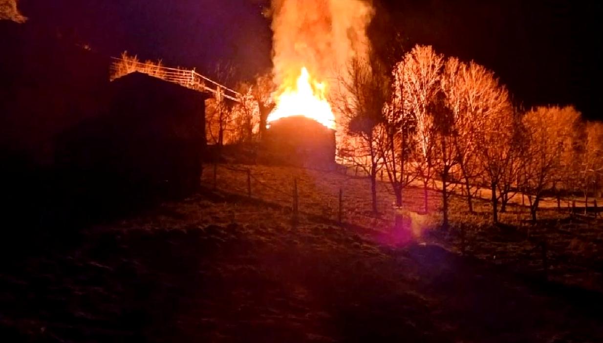 Çatalzeytin'de meydana gelen yangında 70 yaşındaki bir adam yaralandı. Olayın