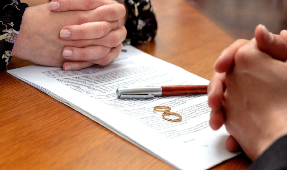 Diyarbakır’da Boşanma Davası: Eşit Kusur ve Nafaka Tartışmaları Diyarbakır'da boşanma davası sürecinde eşit kusur ve nafaka konularındaki tartışmaları