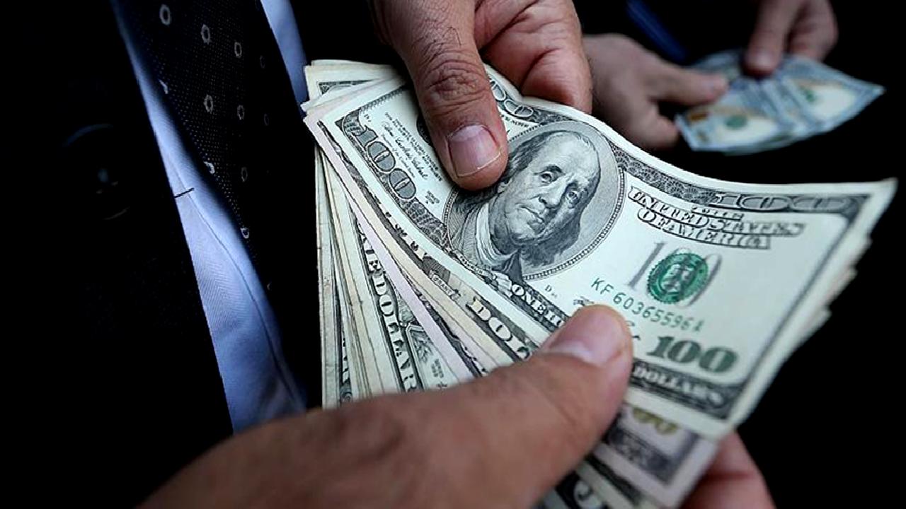 Döviz kurları ve altın fiyatlarındaki güncel durumu keşfedin. Ekonomik gelişmeler,