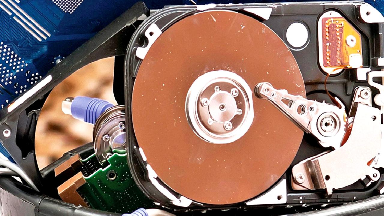 Elektronik atıkların geri dönüşümü, çevreyi korumanın yanı sıra değerli metalleri