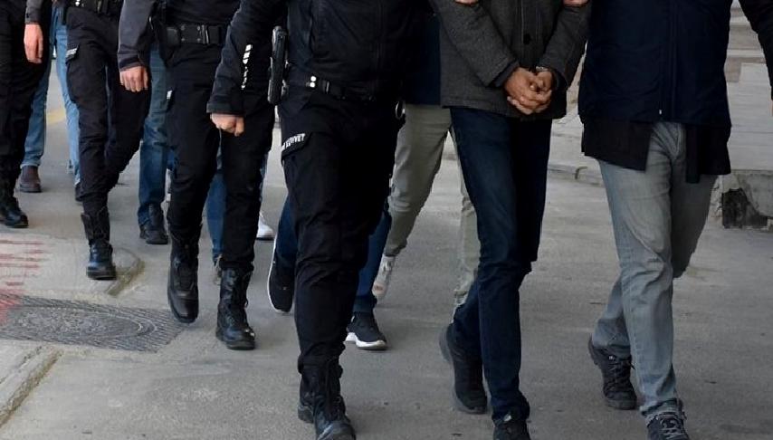 FETÖ'ye yönelik düzenlenen geniş çaplı operasyonlarda 63 şüpheli yakalandı. Detaylar,