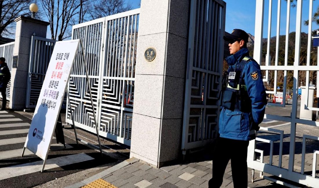 Güney Kore’de Yoon Suk Yeol İçin Tutuklama Kararı Güney Kore'de Yoon Suk Yeol için verilen tutuklama kararı, siyasi