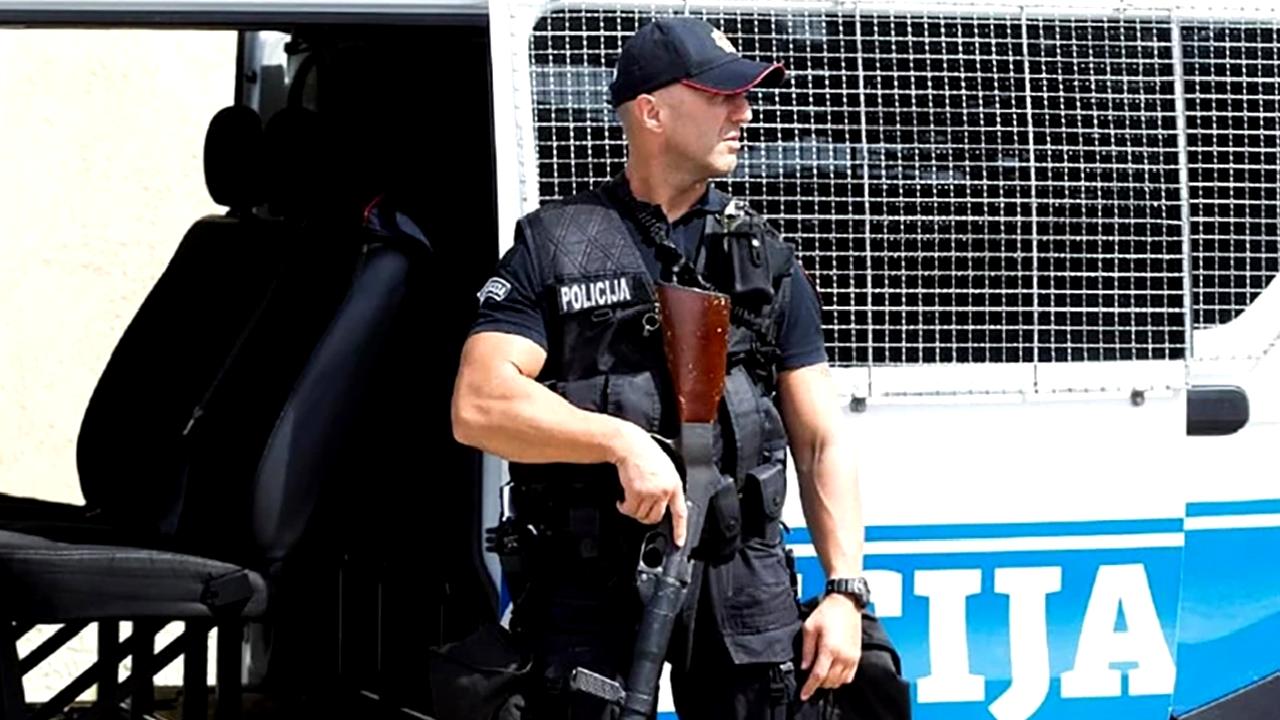 Karadağ'da gerçekleşen silahlı saldırıda en az 7 kişi hayatını kaybetti.