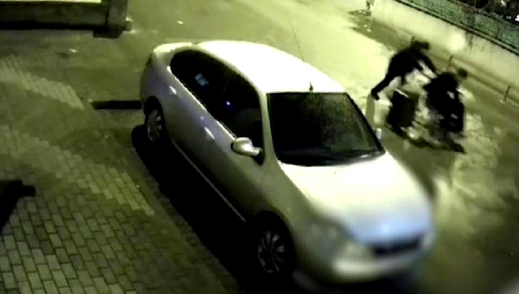 Kayseri'de meydana gelen tekerlekli sandalye hırsızlığı olayında iki şüpheli yakalandı.