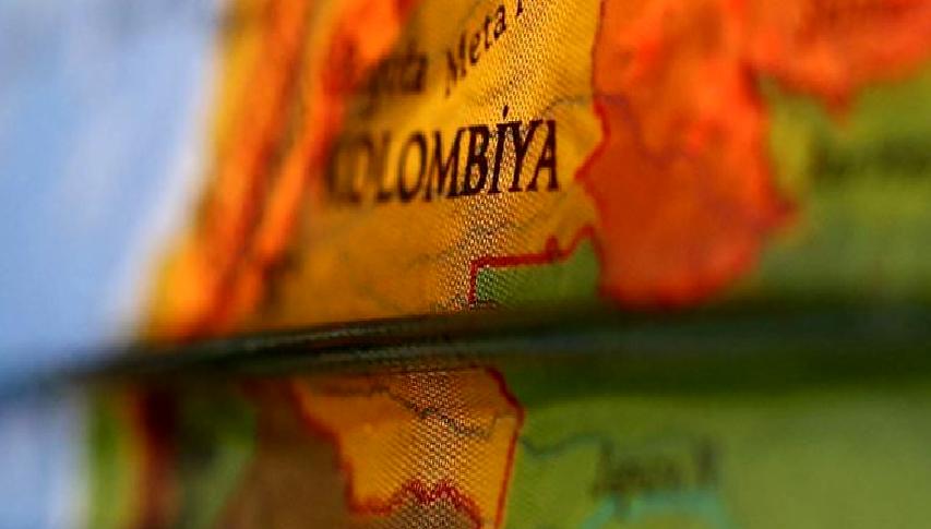 Kolombiya'da meydana gelen feci otobüs kazasında 13 kişi hayatını kaybetti.