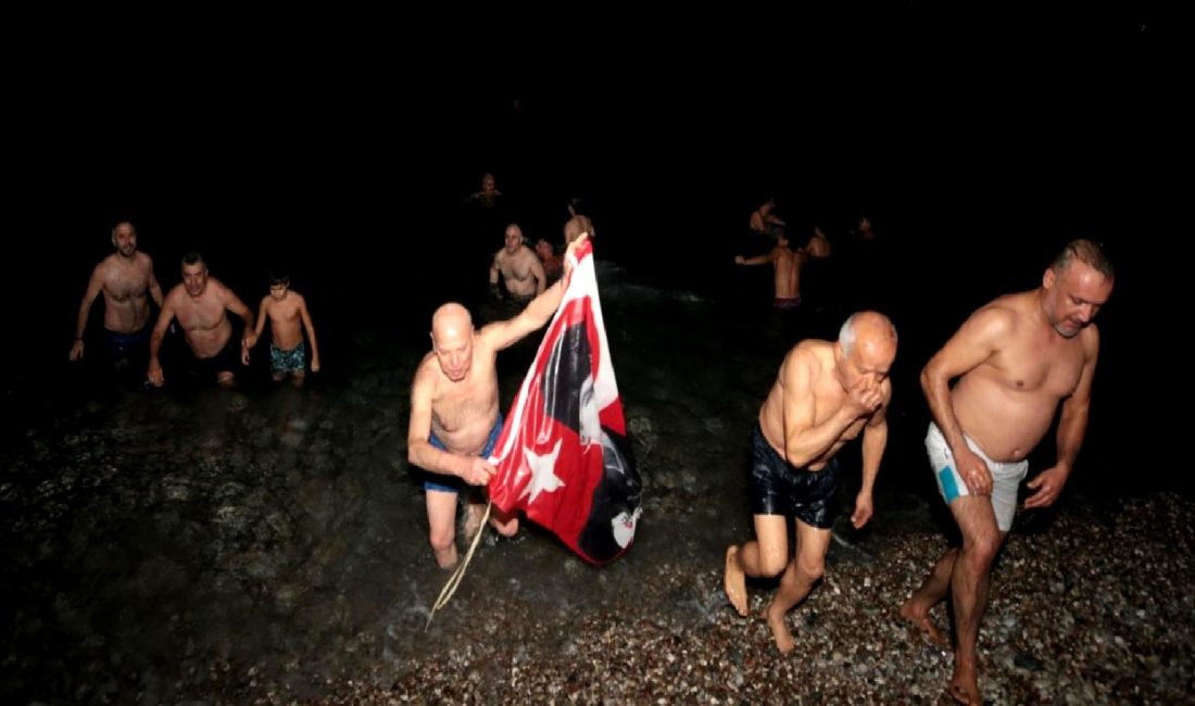 Konyaaltı Sahili'nde Yeni Yılı karşılama geleneği, muhteşem manzarası ve coşkulu