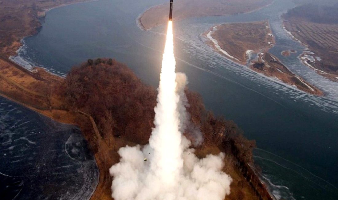 Kuzey Kore’den Hipersonik Füze Denemesi Kuzey Kore, hipersonik füze denemesi gerçekleştirerek dünya gündemini sarsmaya devam