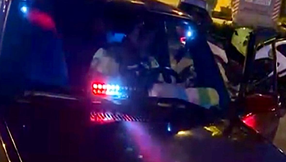 Marmaris'te gerçekleştirilen trafik denetimlerinde çakar sistemine el konuldu. Bu denetimlerin