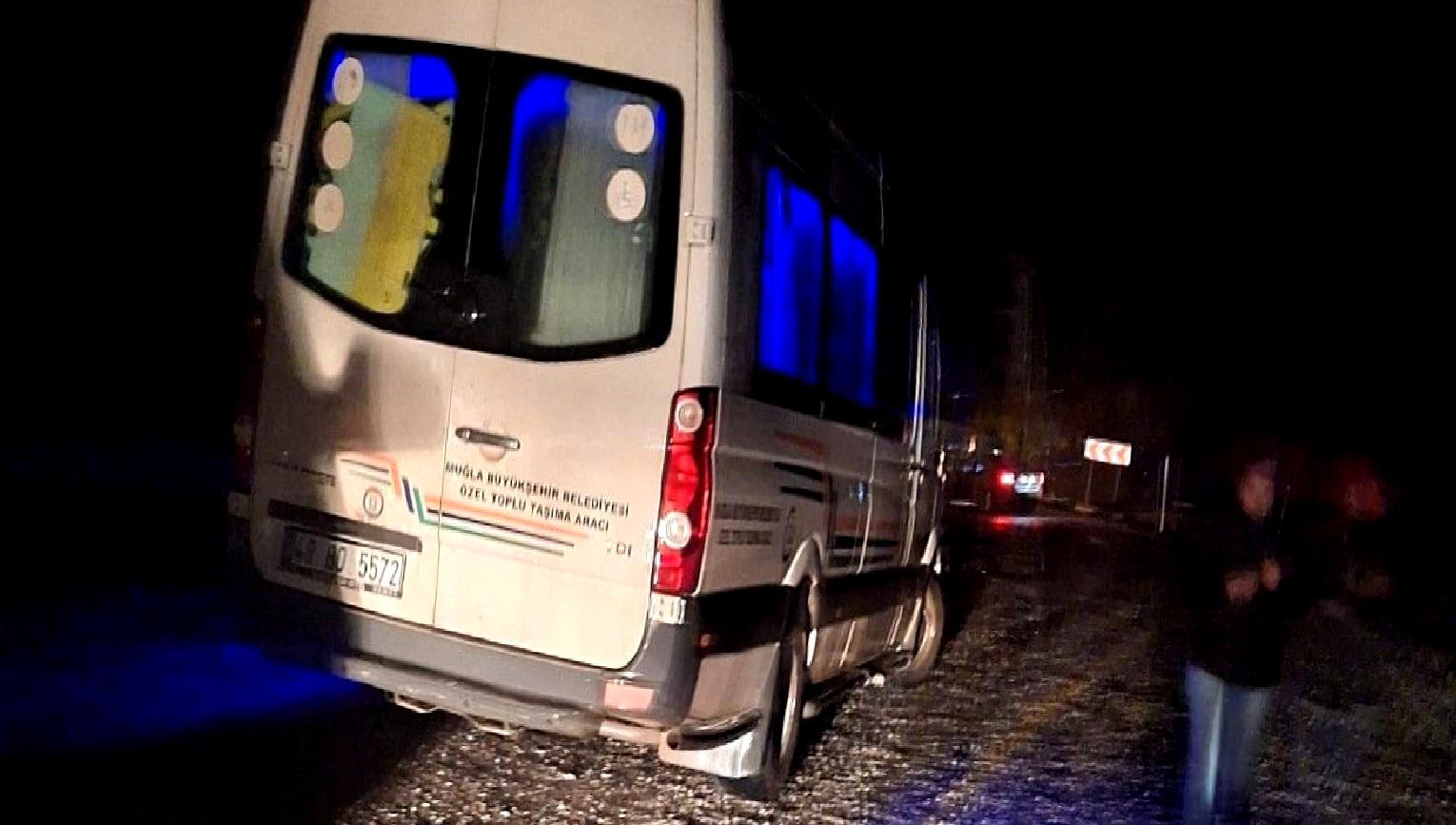 Muğla'da yol açma çalışmaları hızla devam ediyor. Yeni yolların inşaatı,