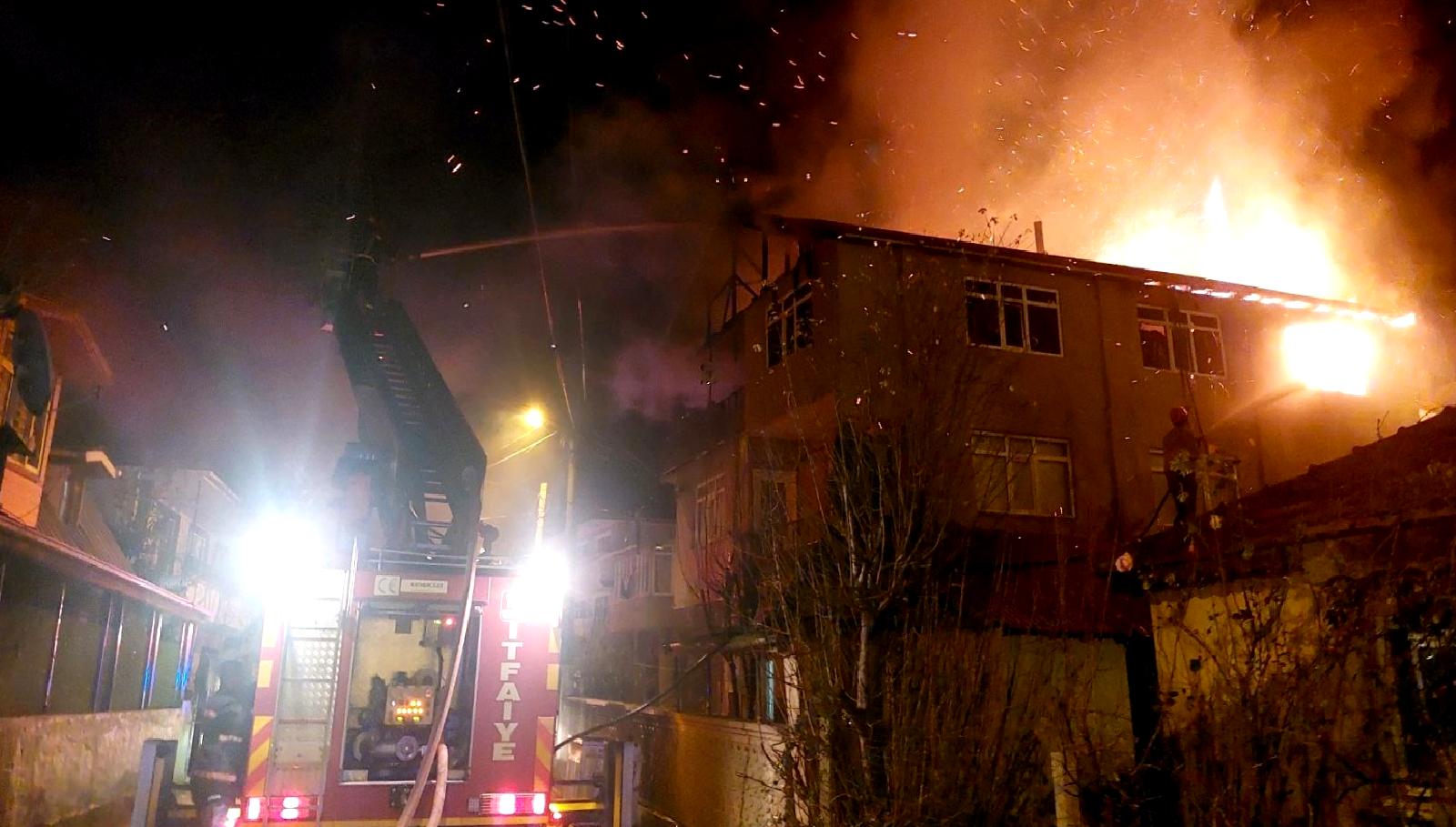Ömercikler Mahallesi'nde meydana gelen yangın olayı, bölge halkını tedirgin etti.