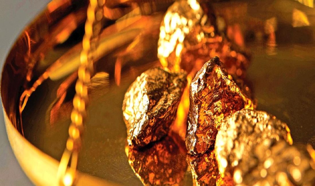 Türkiye’nin Altın Üretiminde Düşüş ve İthalat Sorunları Türkiye'nin altın üretiminde yaşanan düşüş ve ithalat sorunları, ekonomiyi etkileyen