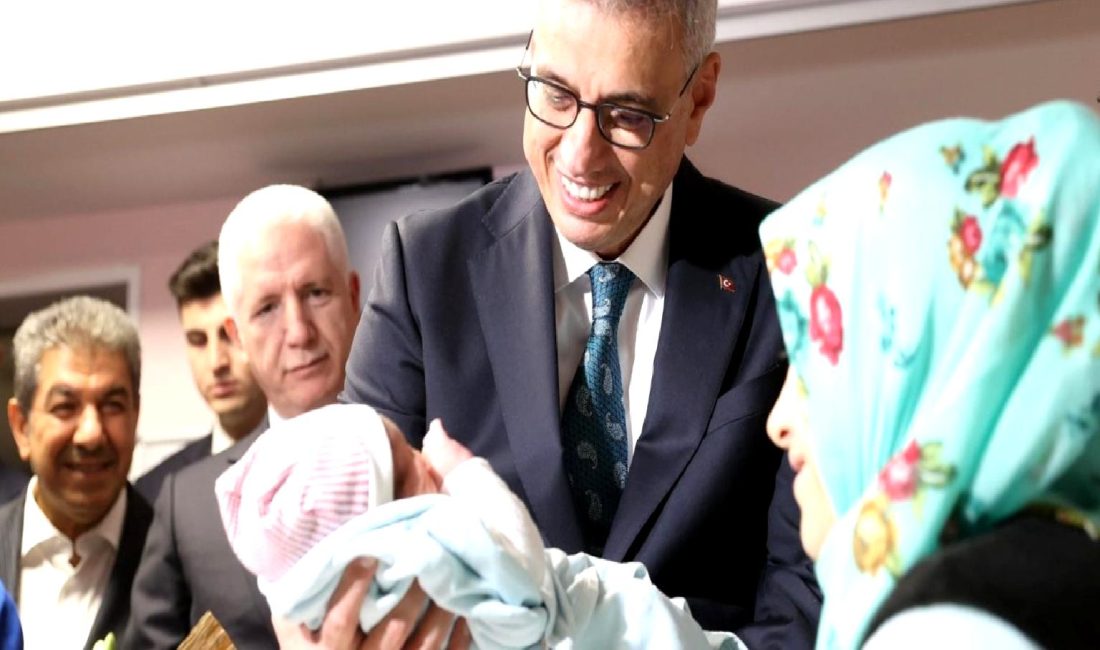 Yeni yılda doğan bebekler, ailelerine mutluluk ve neşe getiriyor. Bu