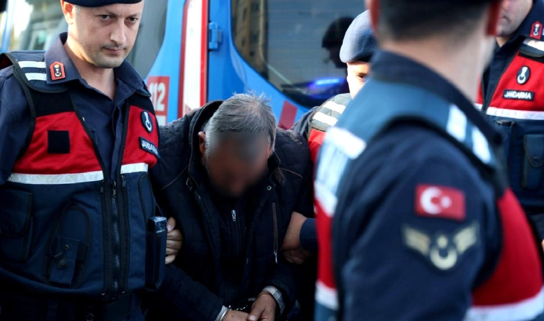 Yüreğir'de gerçekleşen cinayet davasında, olayla bağlantılı aile üyeleri gözaltına alındı.