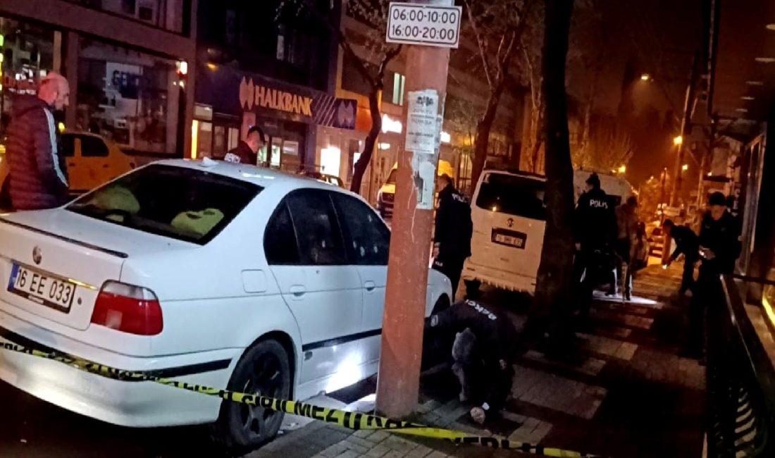 Bursa’da Otomobile 7 El Ateş Açıldı Bursa'da bir otomobile düzenlenen silahlı saldırıda 7 el ateş açıldı.