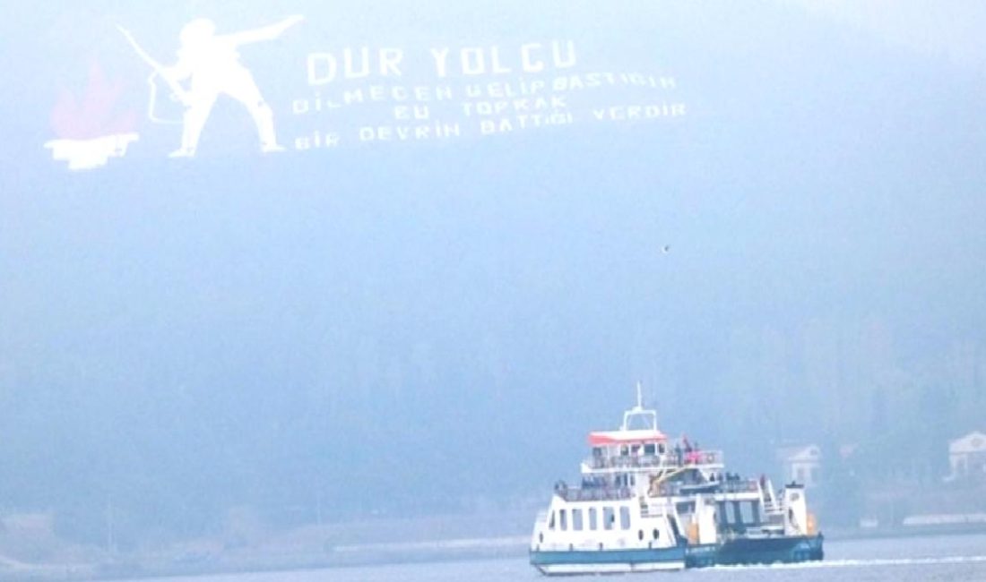 Çanakkale Boğazı’nda Yoğun Sis Nedeniyle Gemi Trafiği Durduruldu Çanakkale Boğazı'nda yoğun sis nedeniyle gemi trafiği durduruldu. Detaylar ve