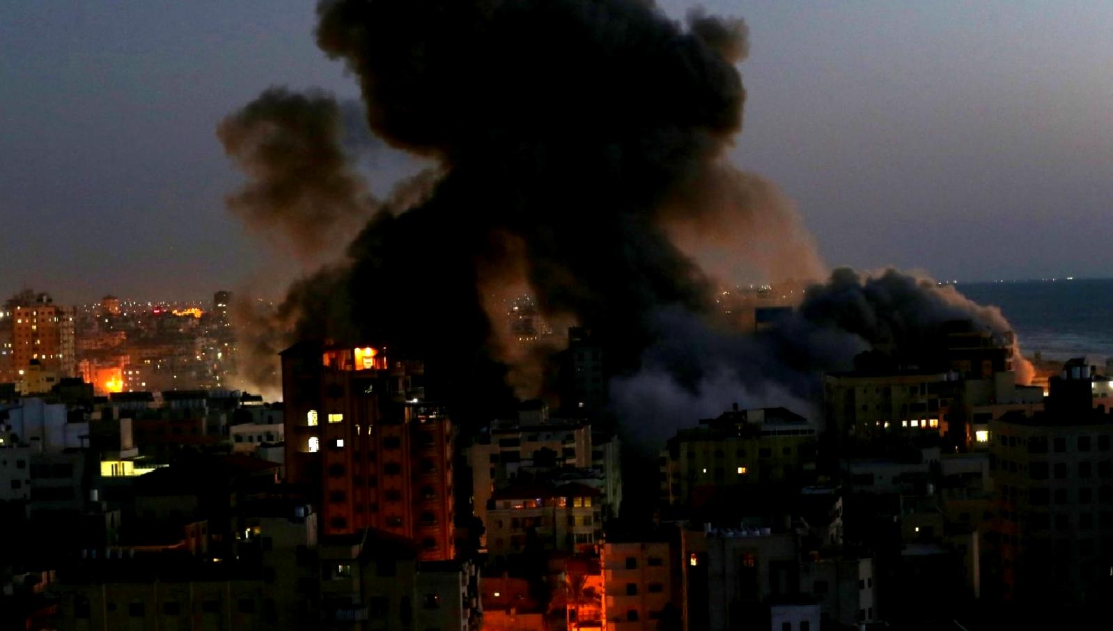 Gazze'de devam eden İsrail saldırıları sonucunda 33 Filistinli hayatını kaybetti.