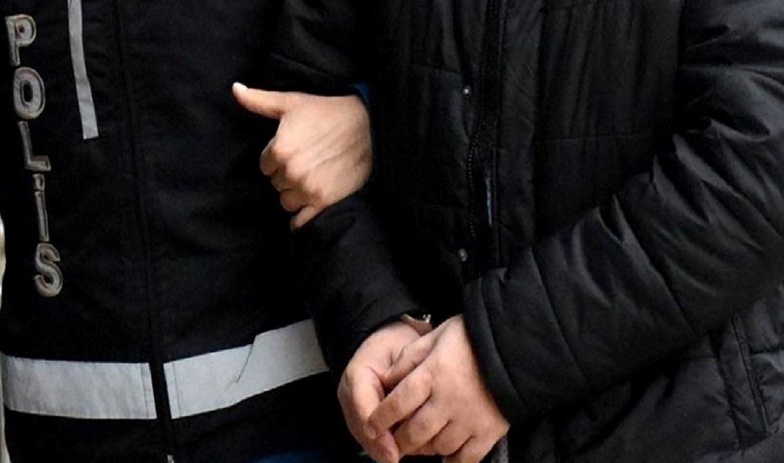 İstanbul’da Kafeye Yapılan Saldırı: 4 Gözaltı İstanbul'da bir kafeye düzenlenen saldırıda 4 kişi gözaltına alındı. Olayın