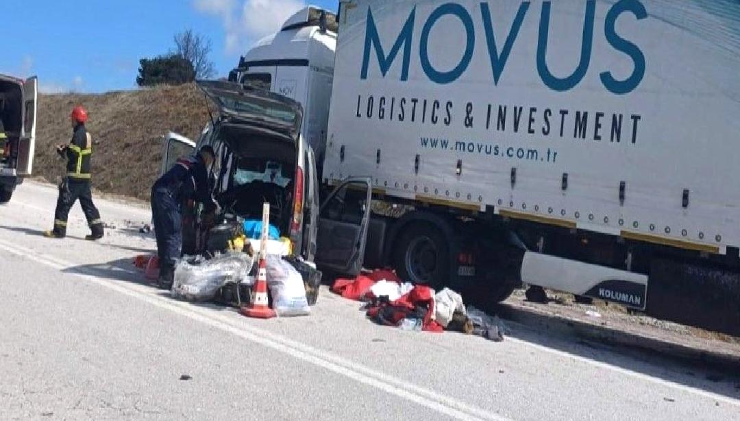 Kütahya-Gediz karayolunda meydana gelen feci kazada Ayşe Beydilli hayatını kaybetti.