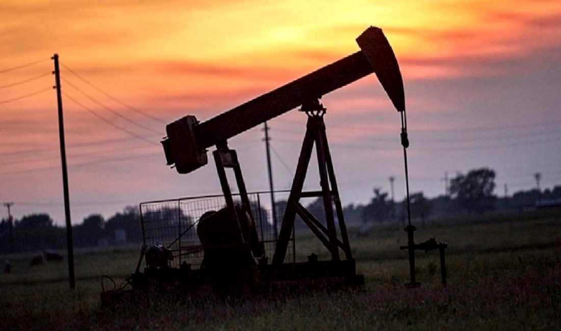 Petrol Fiyatlarında Düşüş ve ABD’nin Tehditleri Petrol fiyatlarındaki düşüş ve ABD'nin tehditleri üzerine güncel analizler. Ekonomik