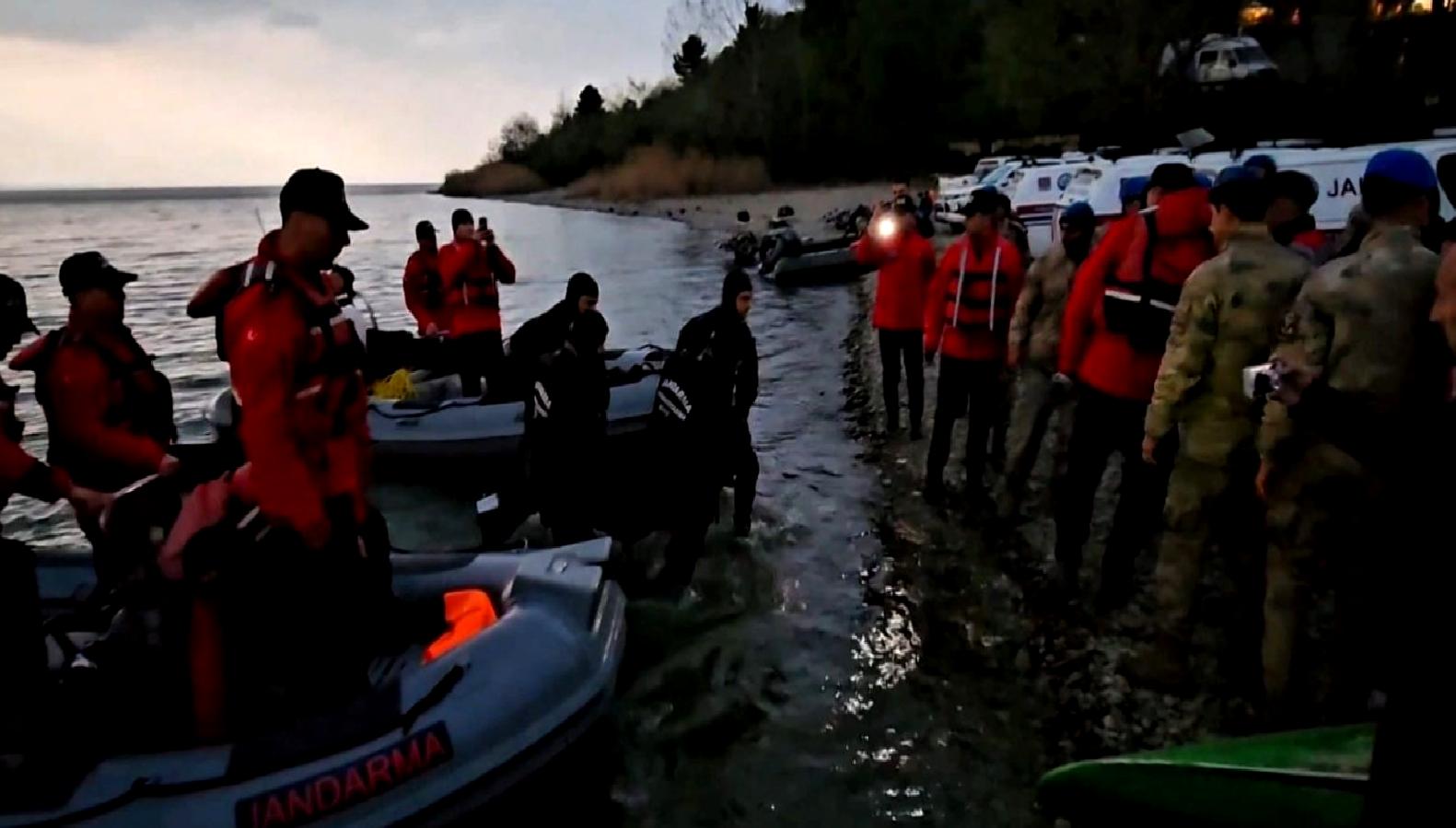Sapanca Gölü'nde meydana gelen kum fırtınası, bir sporcunun kaybolmasına neden