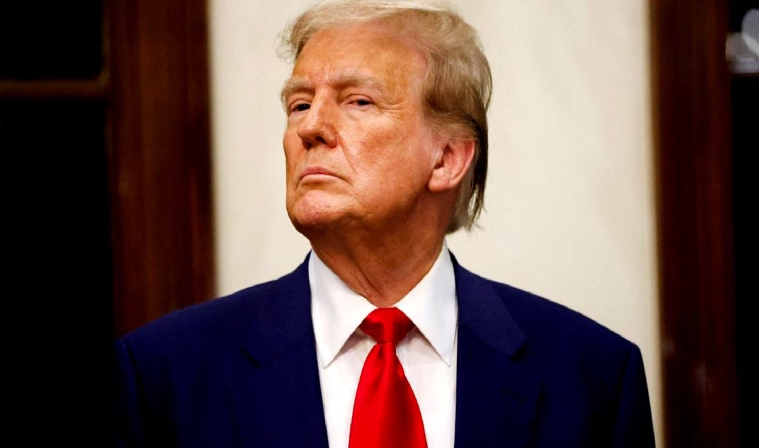 Trump, Rusya-Ukrayna çatışmasına dair açıklamalar yaparken Zelenski'ye yönelik eleştirilerde bulundu.