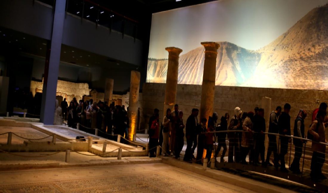 Zeugma Mozaik Müzesi, antik sanat eserleri ve mozaiklerle dolu, tarih