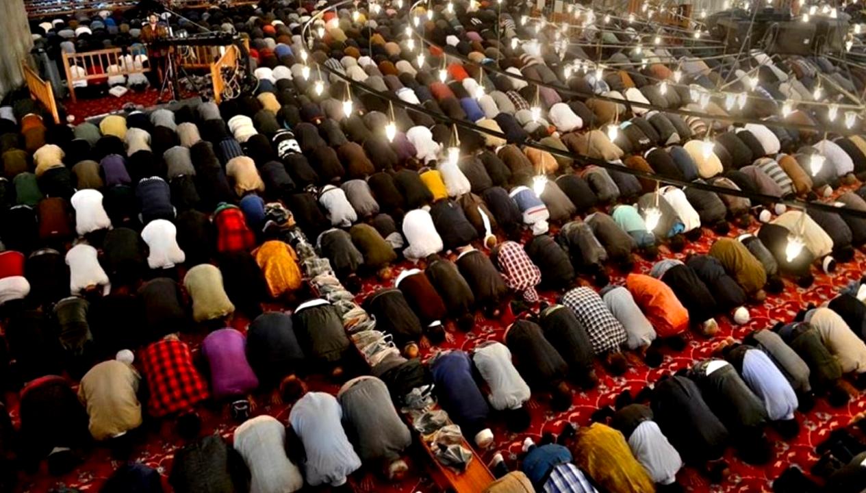 25 Nisan 2025 Cuma namazı vakitleri ve önemi hakkında detaylı