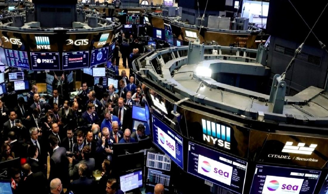 ABD'nin tarife politikası ve ekonomik görünümünü keşfedin. Ticaret dinamikleri, etkileri