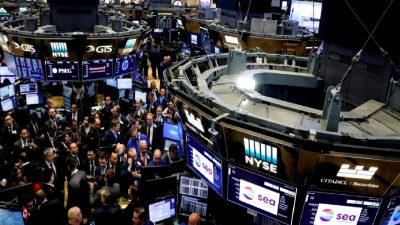 ABD'nin tarife politikası ve ekonomik görünümünü keşfedin. Ticaret dinamikleri, etkileri