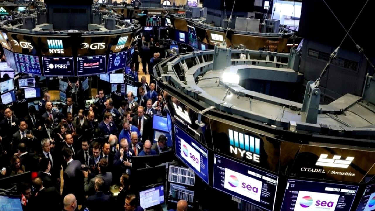 ABD'nin tarife politikası ve ekonomik görünümünü keşfedin. Ticaret dinamikleri, etkileri