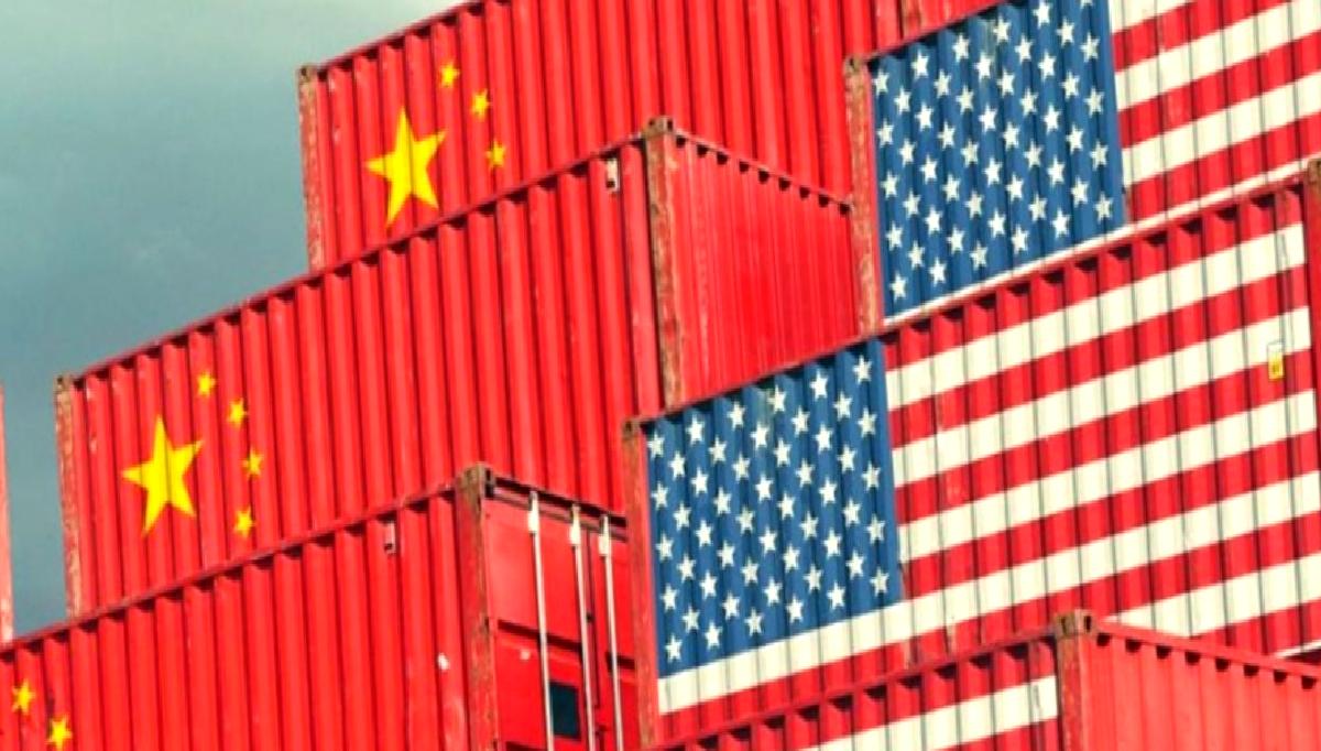 ABD ve Çin arasındaki ticaret gerilimi, yeni gümrük vergileriyle artıyor.