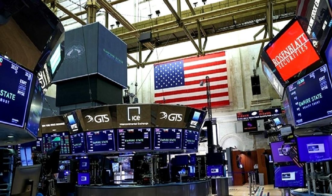 ABD’nin Yeni Çip İhracatı Kısıtlamaları ve Piyasalara Etkisi ABD'nin yeni çip ihracatı kısıtlamaları, teknoloji sektörü ve küresel piyasalarda