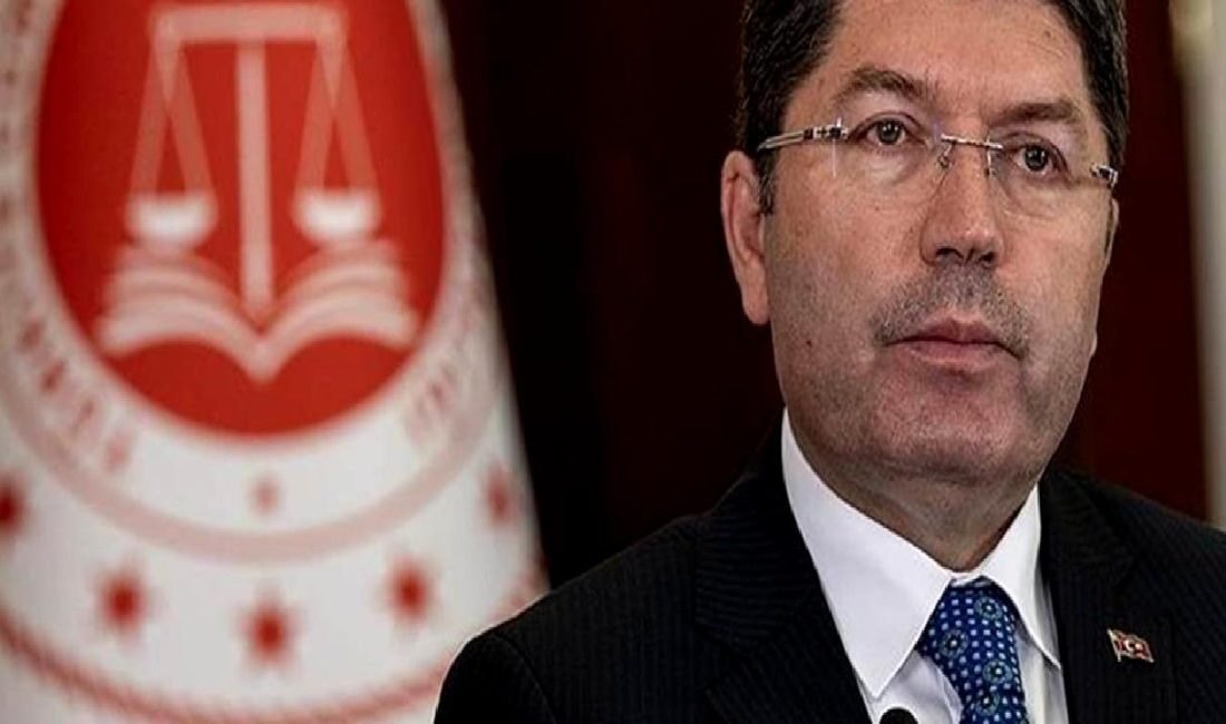 Adalet Bakanı Yılmaz Tunç’tan Özgür Özel’e Sert Tepki Adalet Bakanı Yılmaz Tunç, Özgür Özel'e sert tepki gösterdi. Siyasi