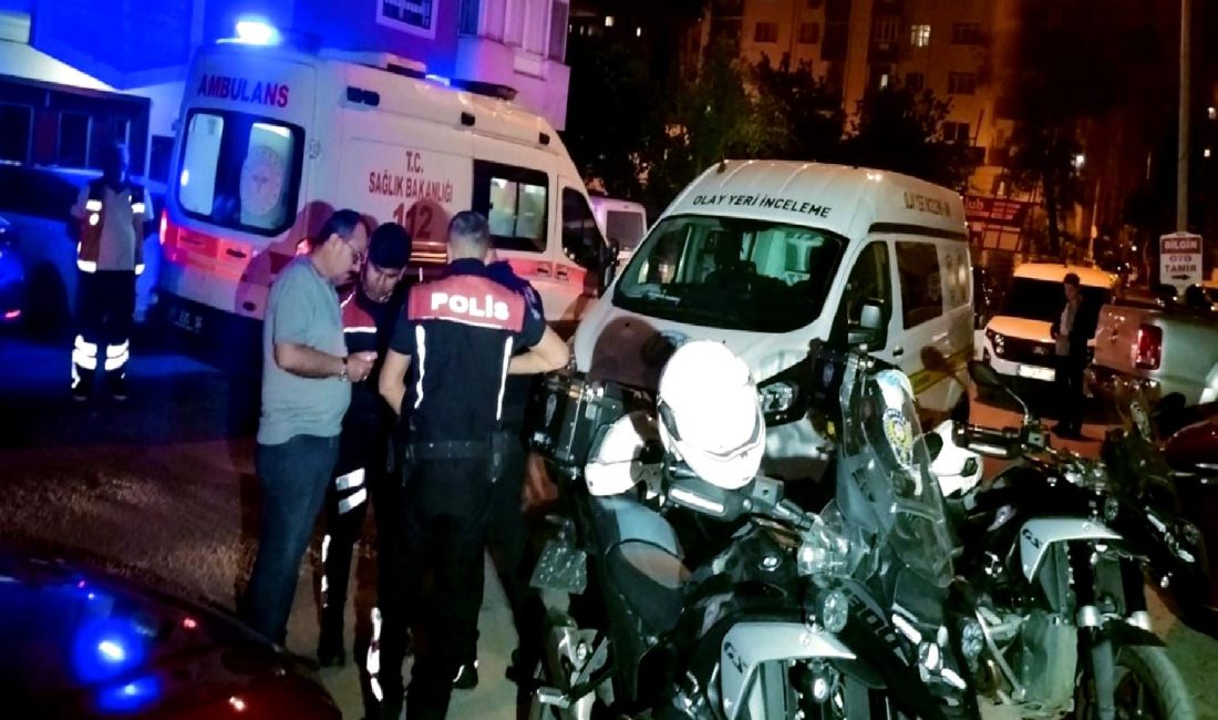 Adana’da Silahlı Çatışma Sonucu 2 Kişi Hayatını Kaybetti Adana'da silahlı çatışma sonucu 2 kişi hayatını kaybetti. Olayla ilgili