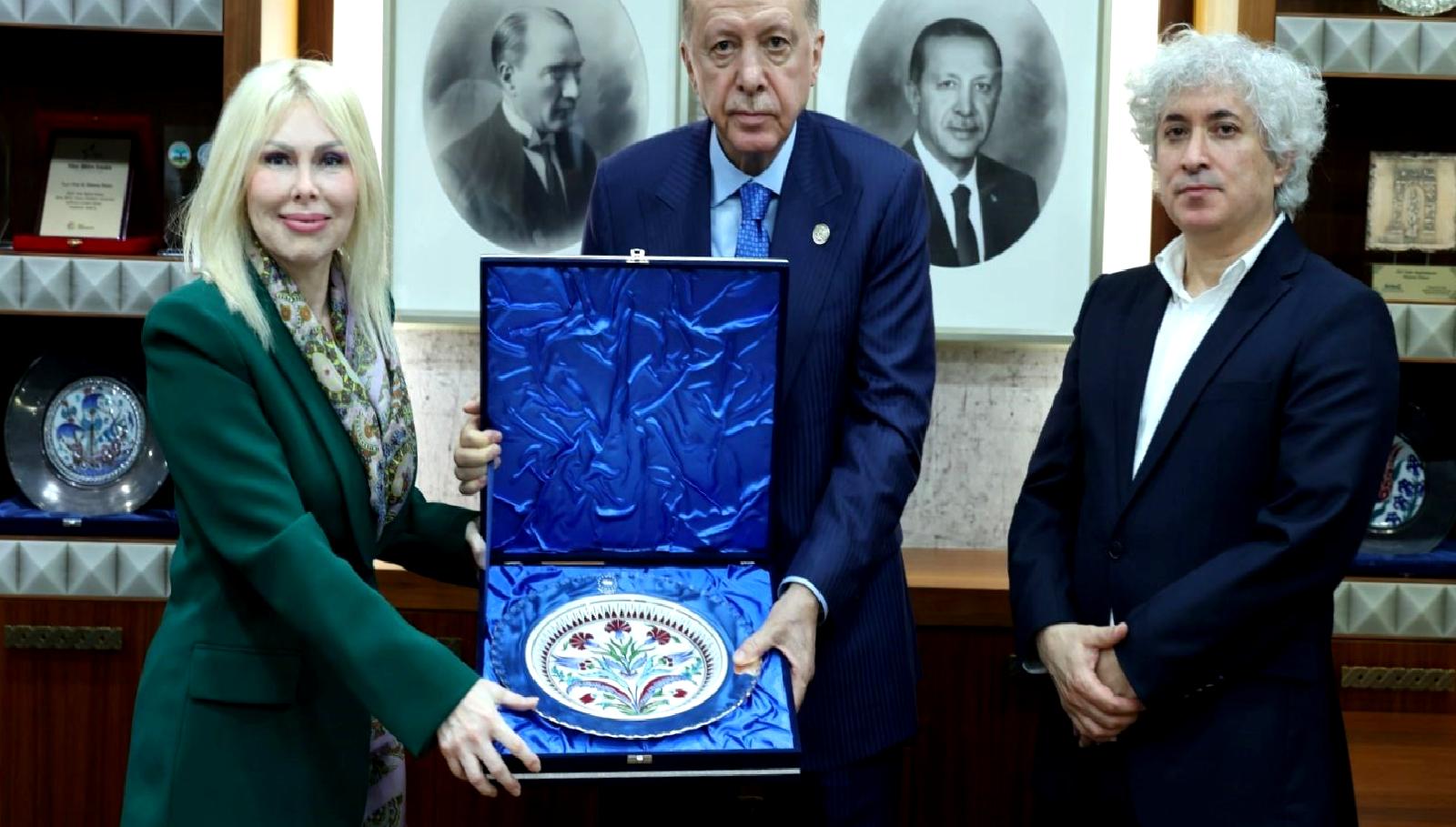 Akdeniz Üniversitesi Rektörü Prof. Dr. Özlenen Özkan, Cumhurbaşkanı Erdoğan ile