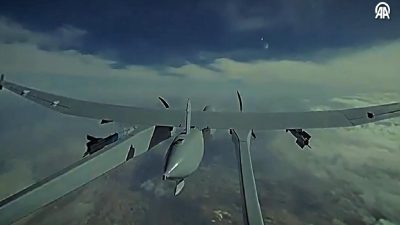 AKSUNGUR'un başarılı test uçuşu, milli savunma sanayimizin gücünü artırıyor. Yerli