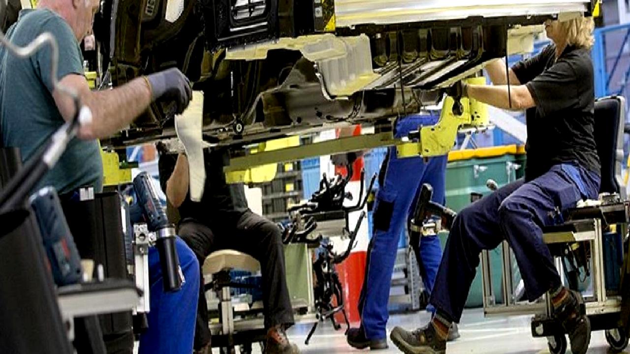 Almanya'da Şubat ayında sanayi üretiminde yaşanan düşüş, ekonomik göstergeleri ve