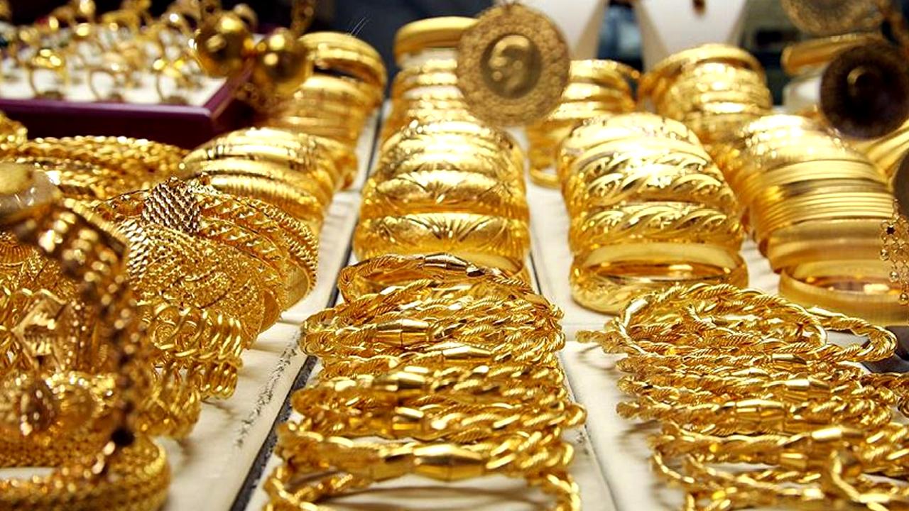 Altın fiyatlarının yükselişi ve düşüşü, ekonomiye olan etkileriyle birlikte değerlendiriliyor.