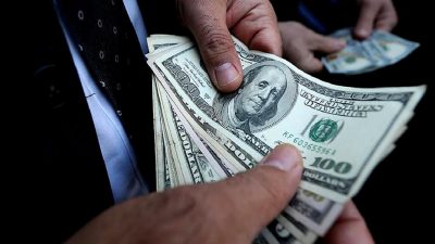 Altın ve döviz kurlarındaki son dalgalanmaları keşfedin. Yatırım stratejilerinizi güncelleyin,