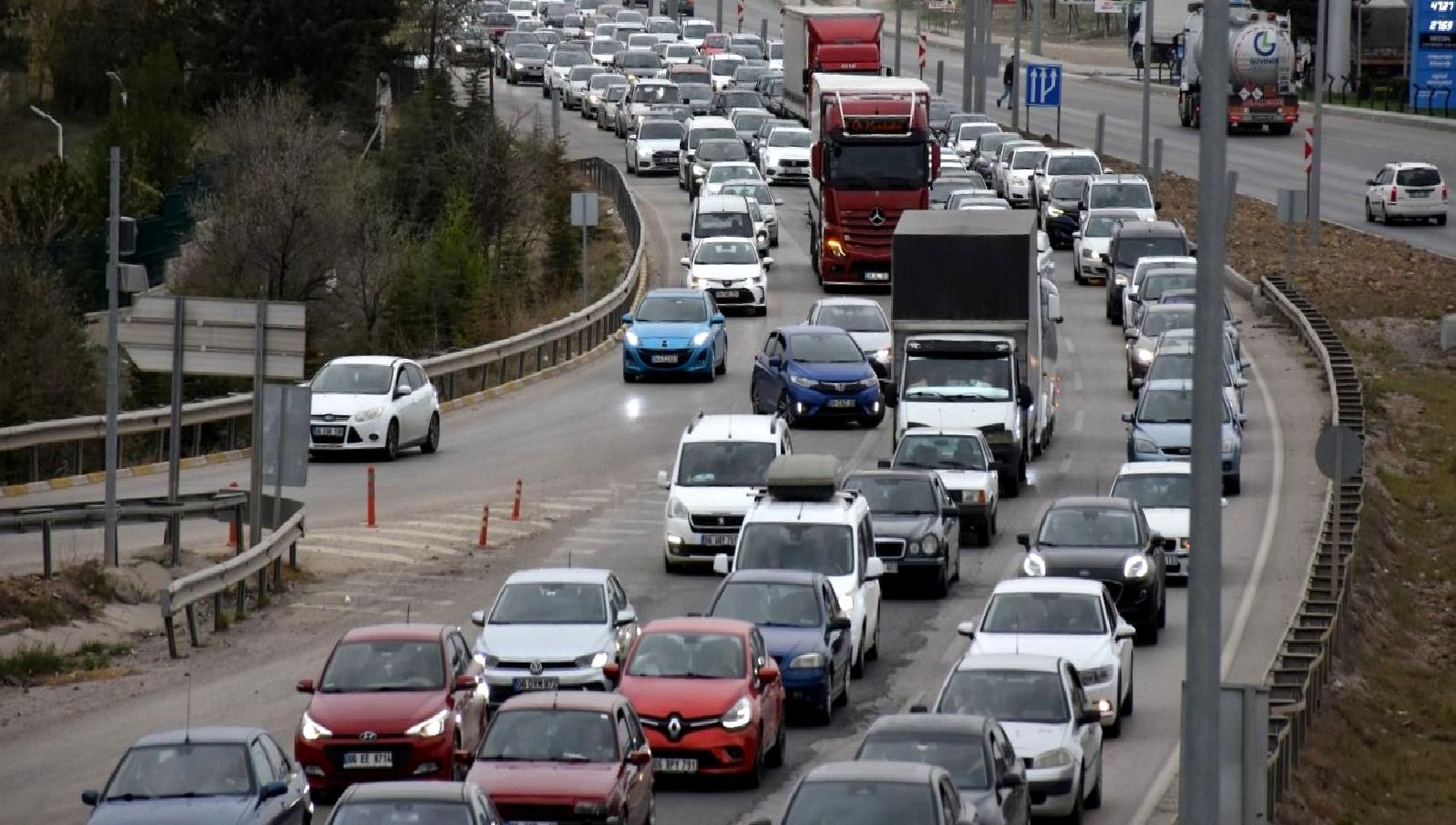 Ankara-Kırıkkale kara yolunda artan trafik yoğunluğunun nedenleri ve etkileri hakkında