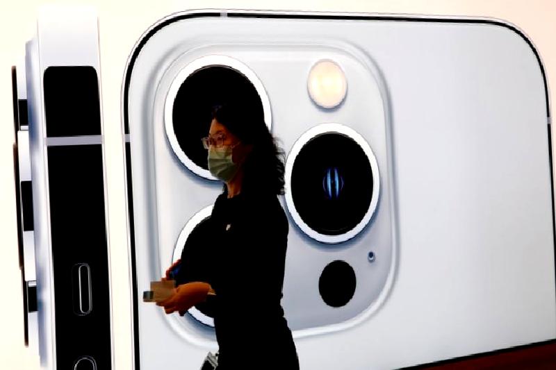 Apple hisselerindeki düşüş ve ticaret savaşlarının etkilerini keşfedin. Piyasa dinamikleri