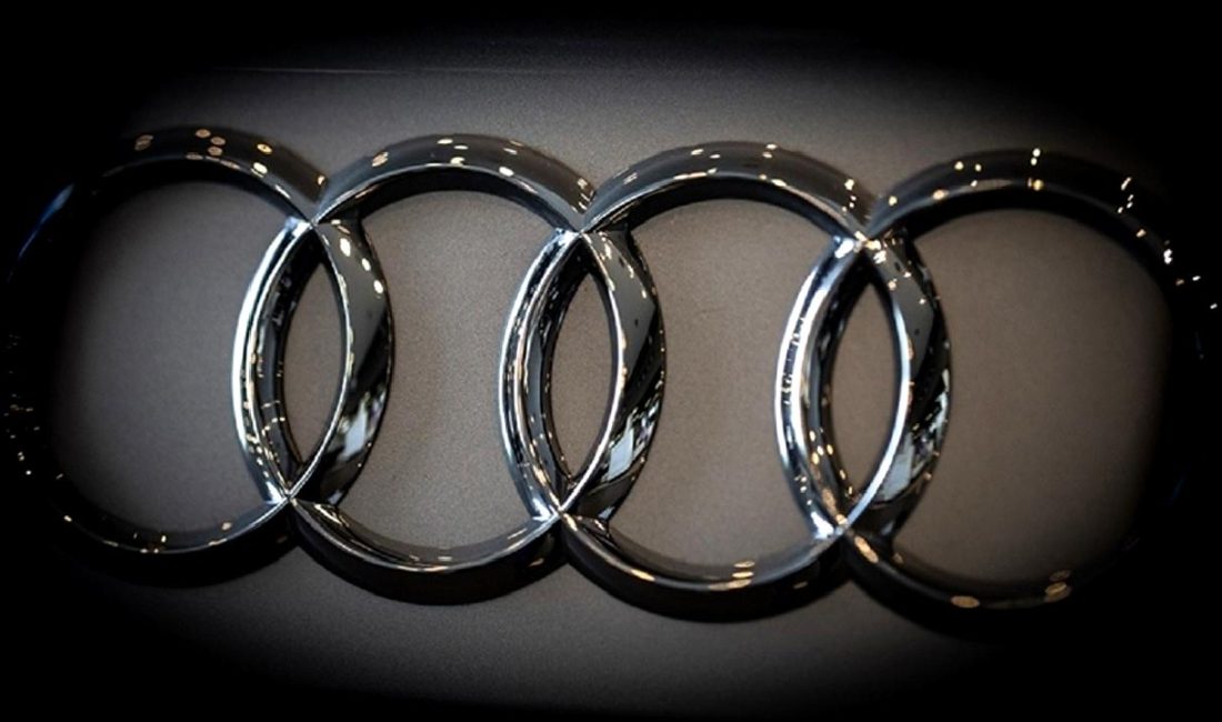 Audi, ABD pazarında araç teslimatlarını askıya alarak dikkatleri üzerine çekti.