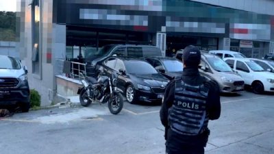 Bağcılar'da bir oto galeriye gerçekleştirilen bombalı saldırı, bölgedeki güvenlik endişelerini